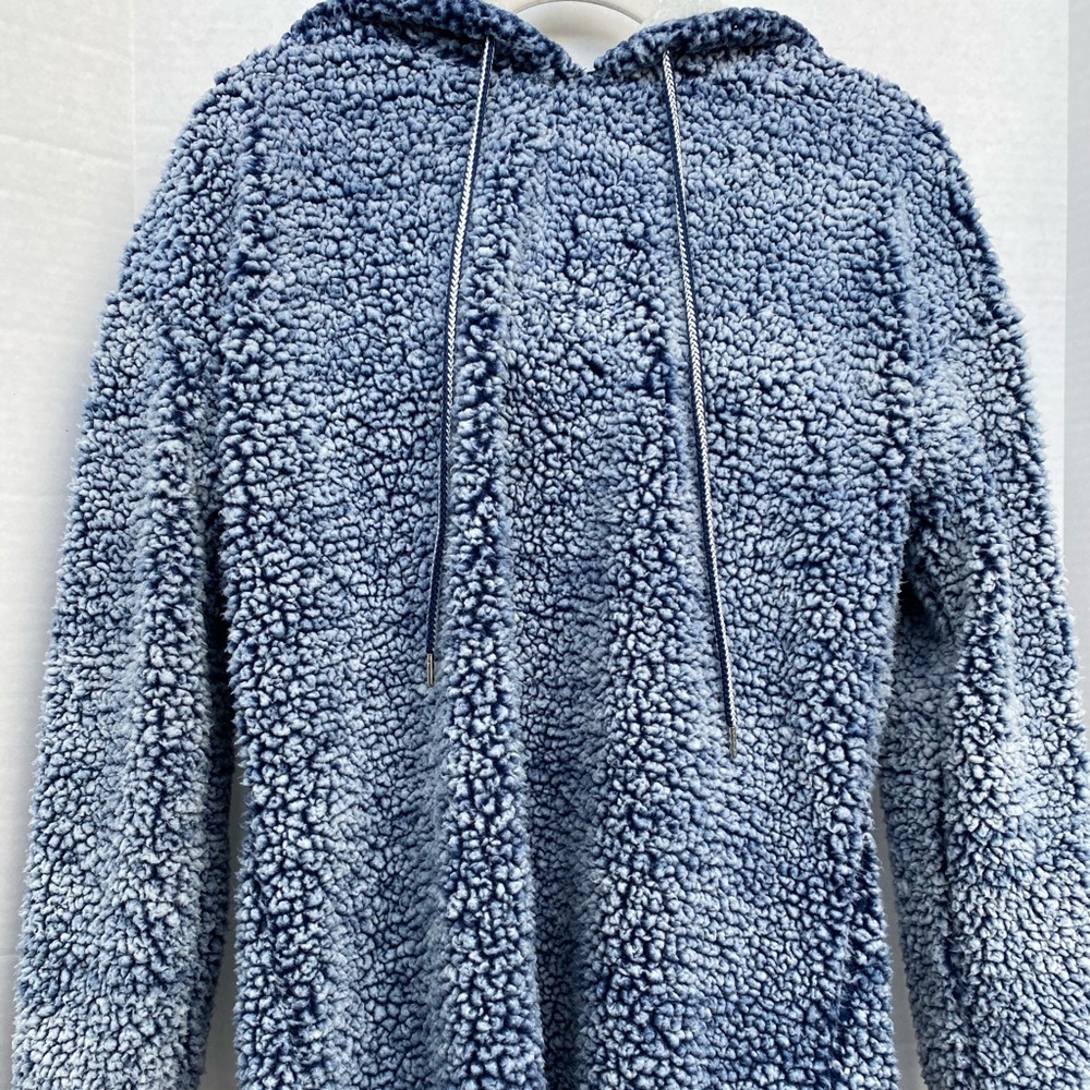 TE VERDE - Sherpa Style Sweater (LARGE) NWT
